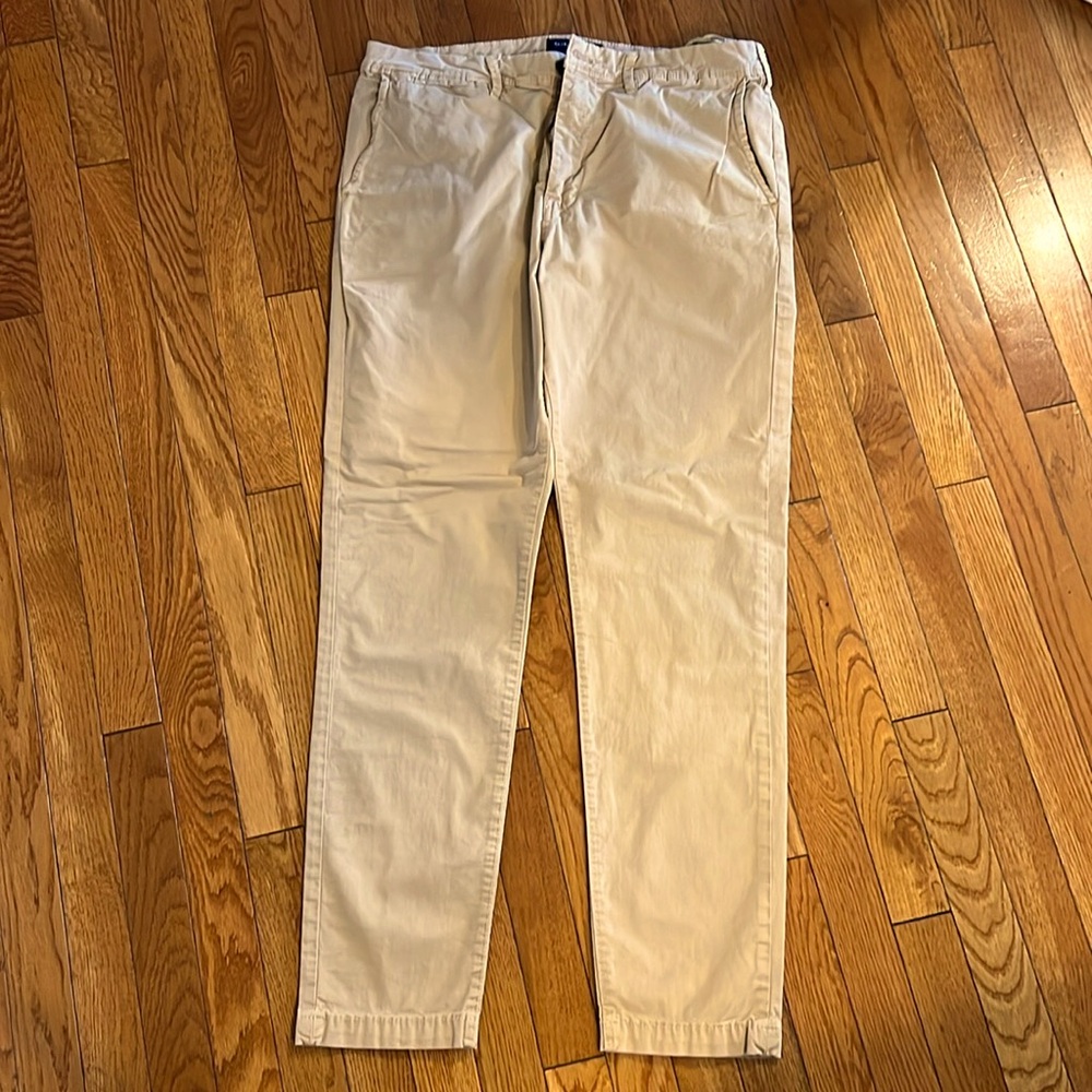 Mens American Eagle Next Level Flex khaki cotton twill pants,  very soft,